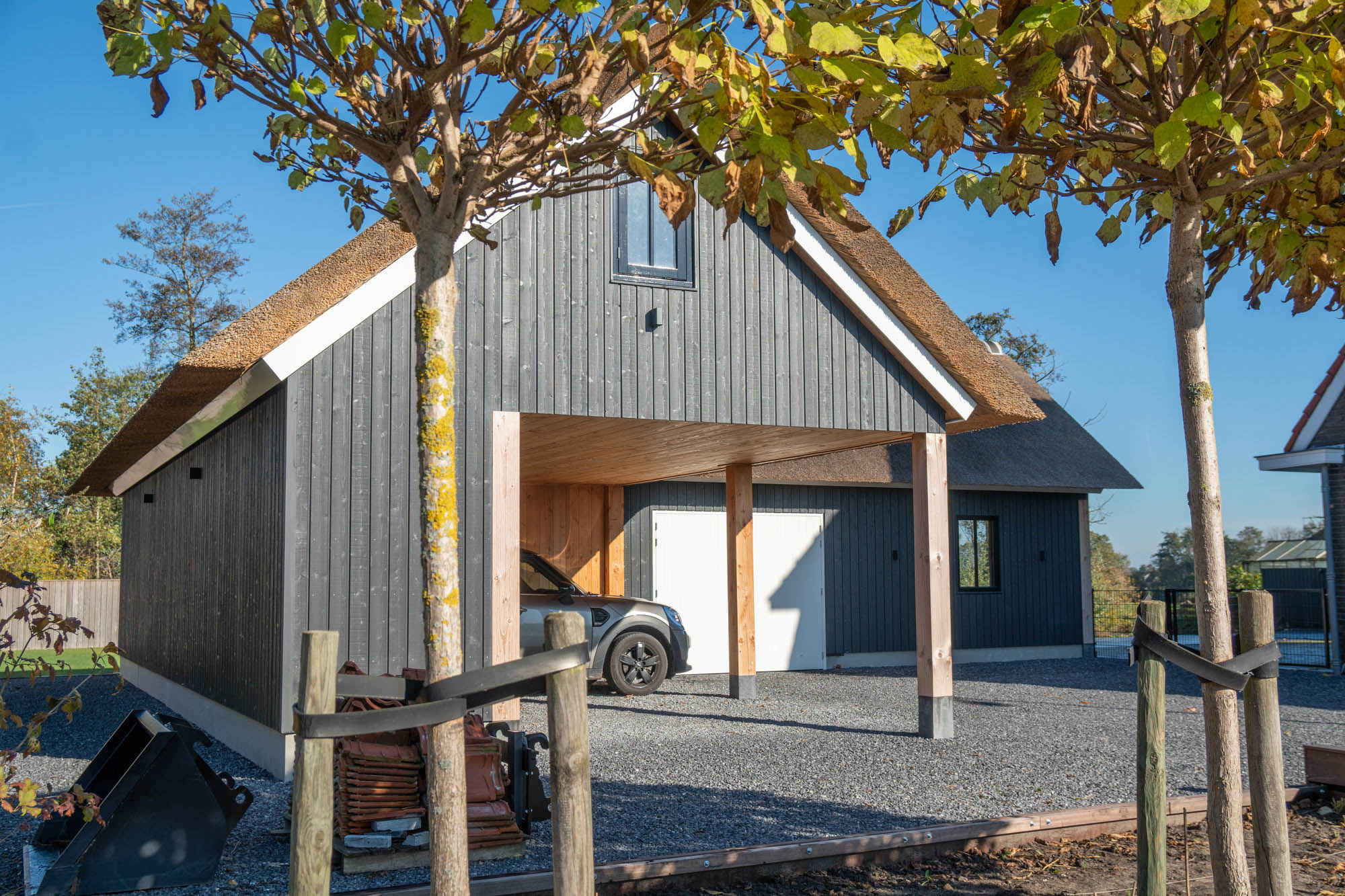 afbeeldingSchuur met carport Noorden