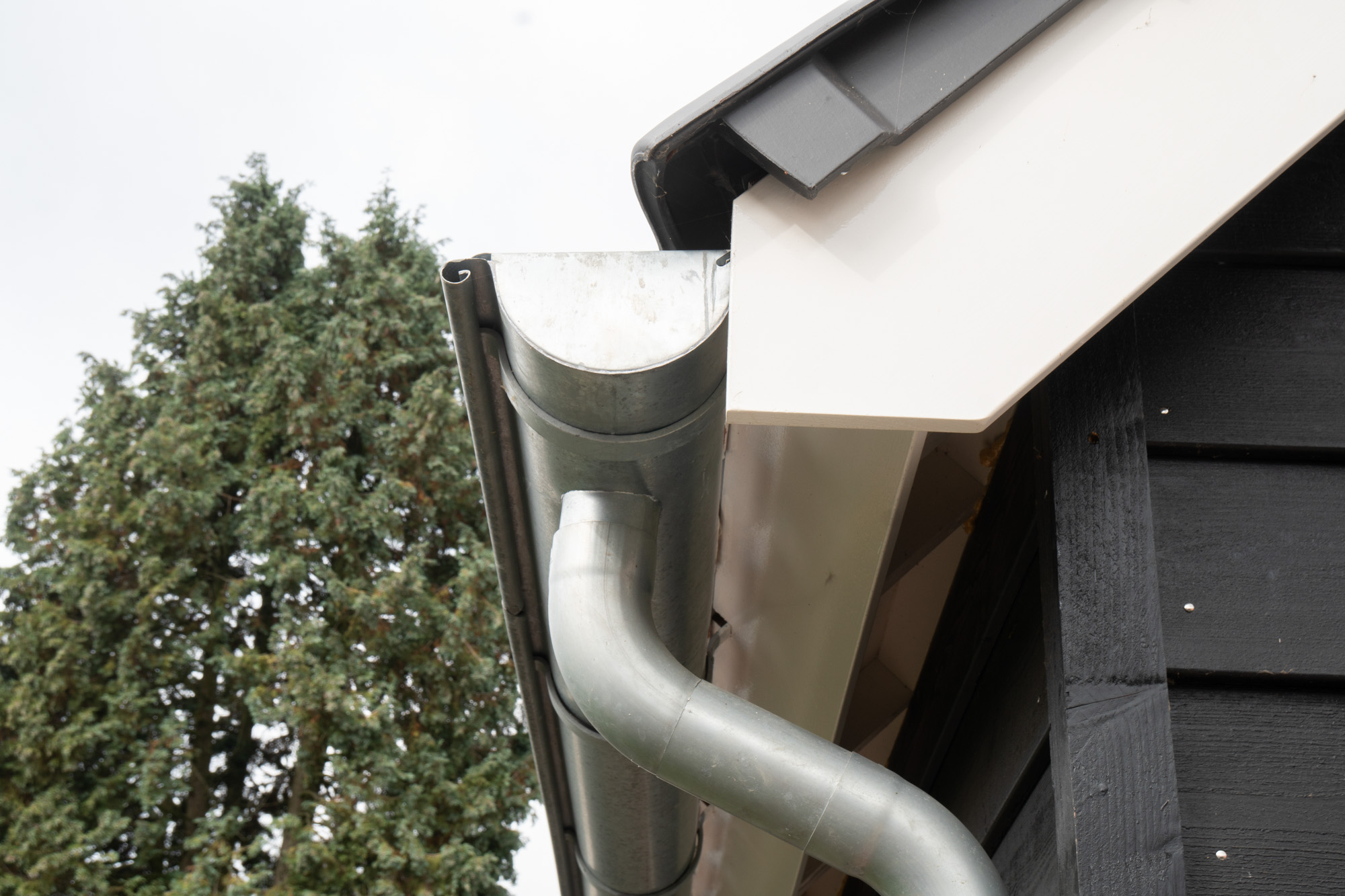 afbeeldingGarage met veranda Brandwijk