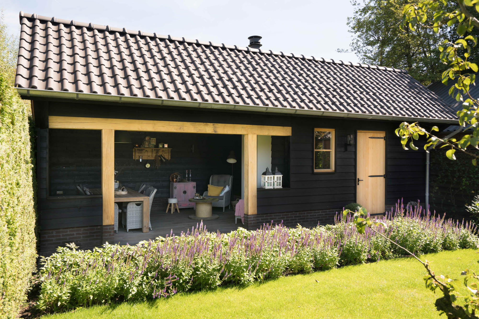afbeeldingSchuur met overkapping Loosdrecht