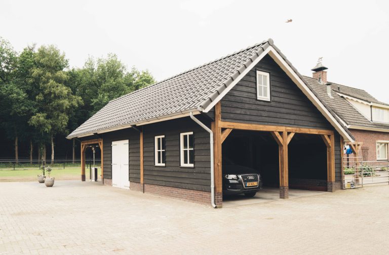 Schuur met carport Speuld