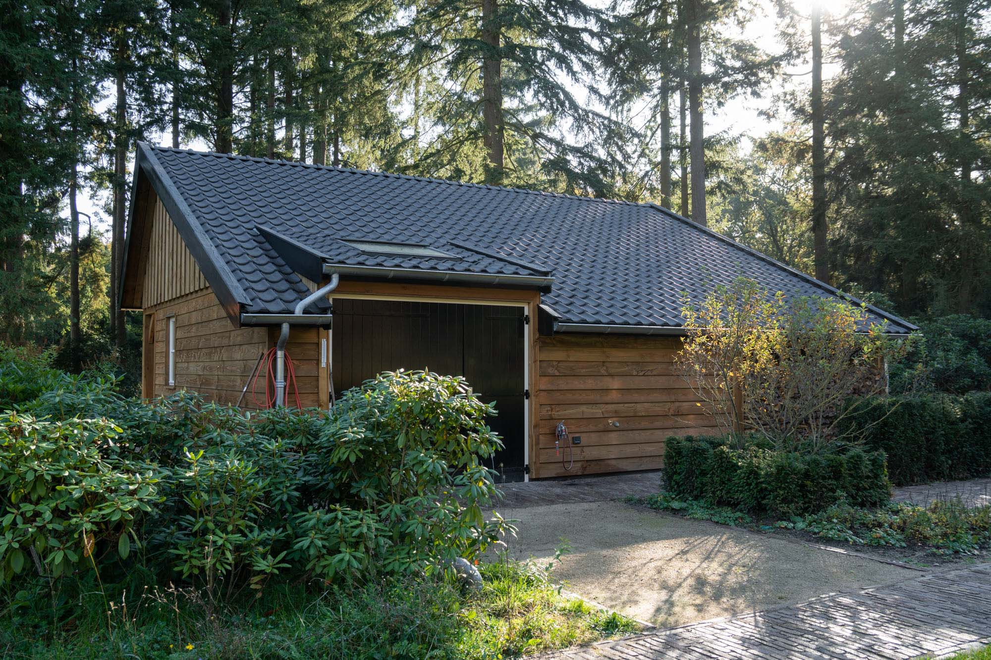 afbeeldingSchuur met carport Stellendam