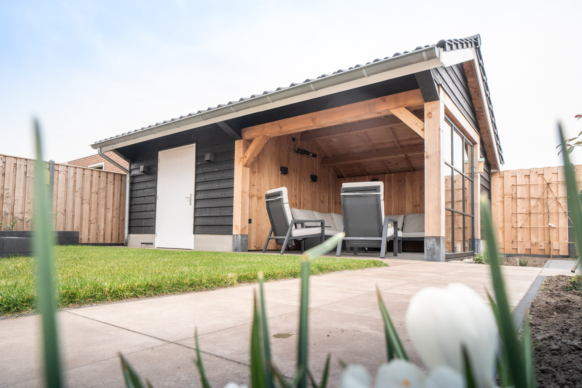afbeeldingSchuur met veranda Arnhem