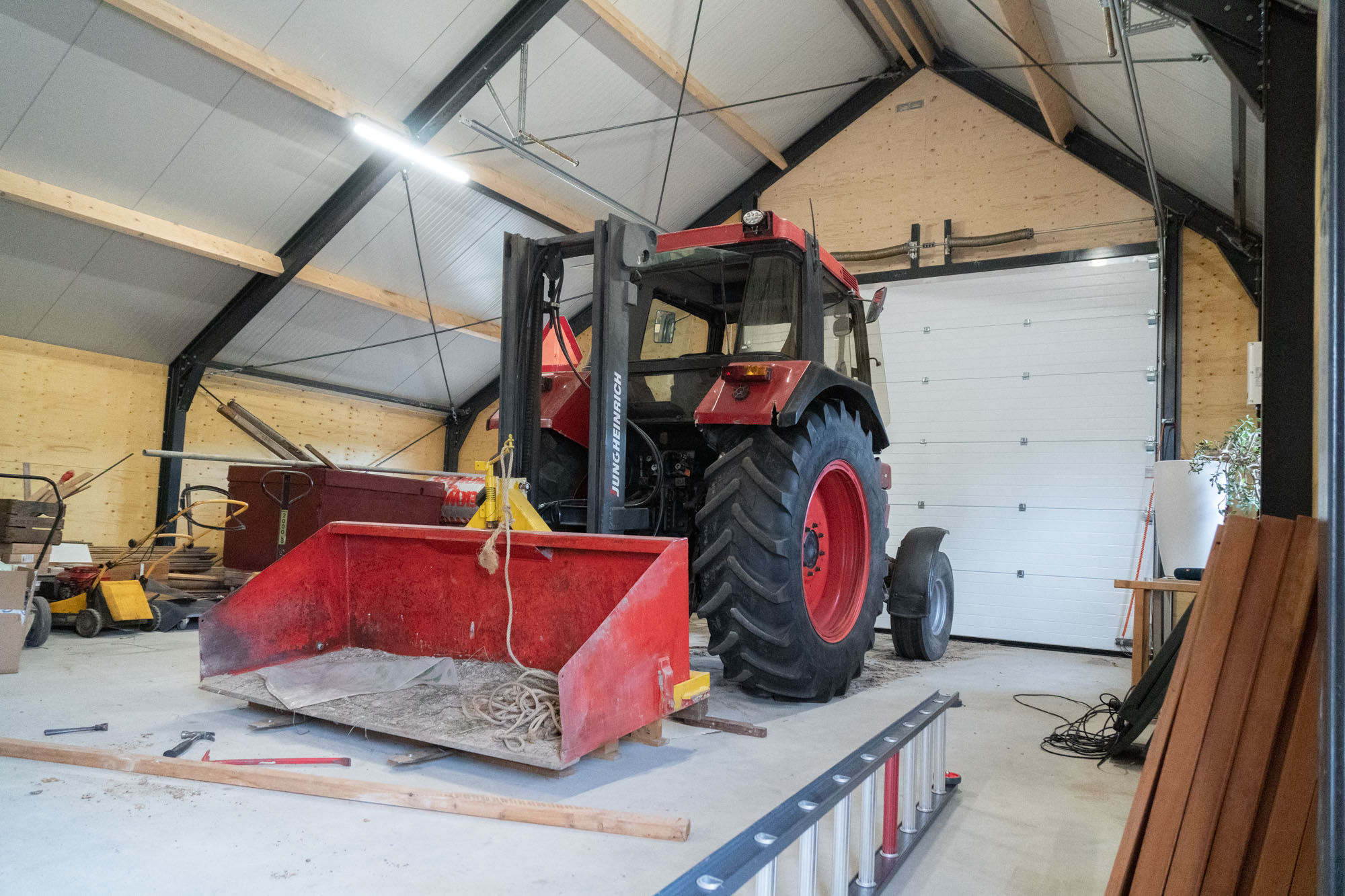afbeeldingSchuur met overkapping Stoutenburg