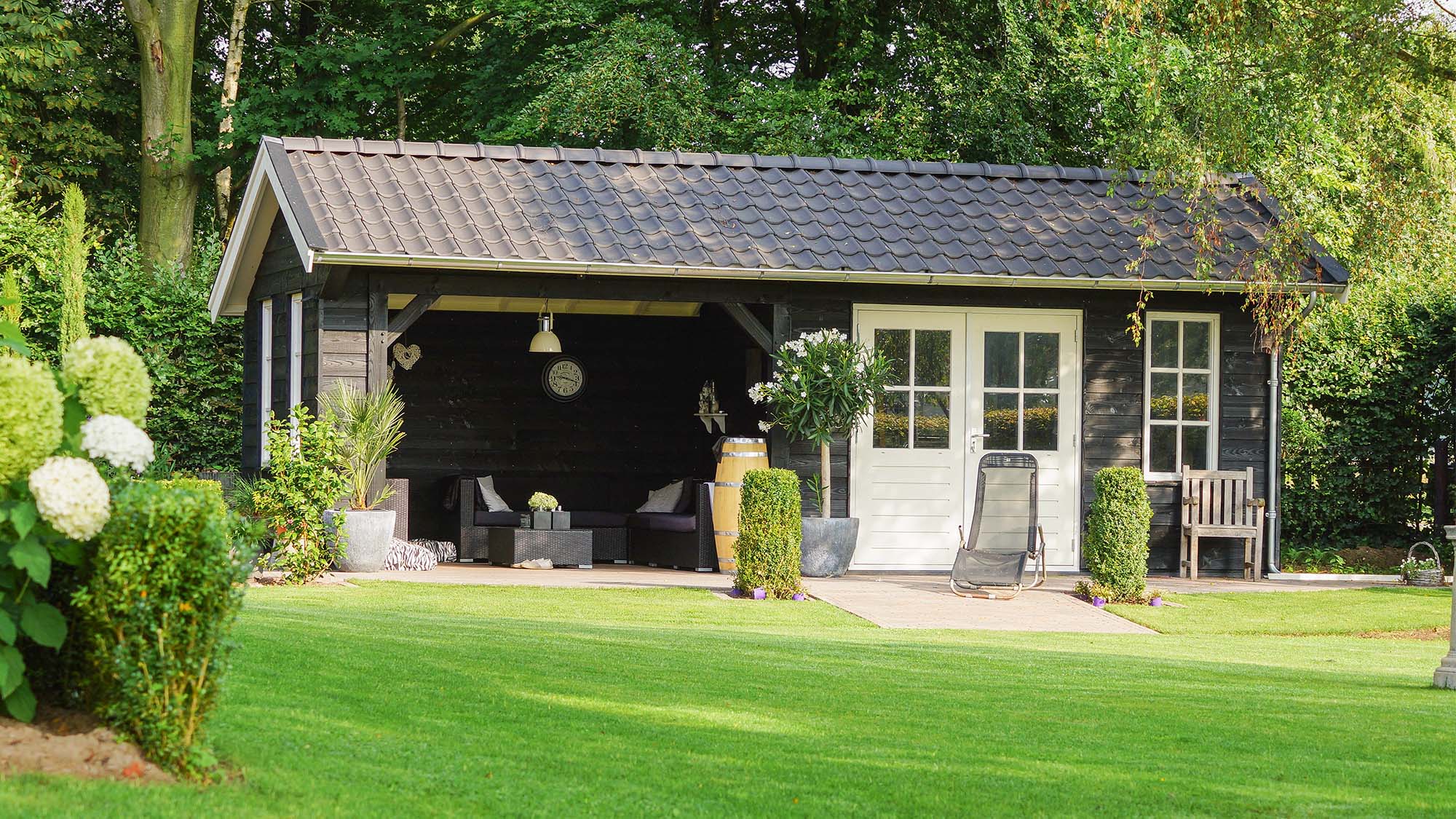afbeeldingSchuur met veranda Vriezenveen