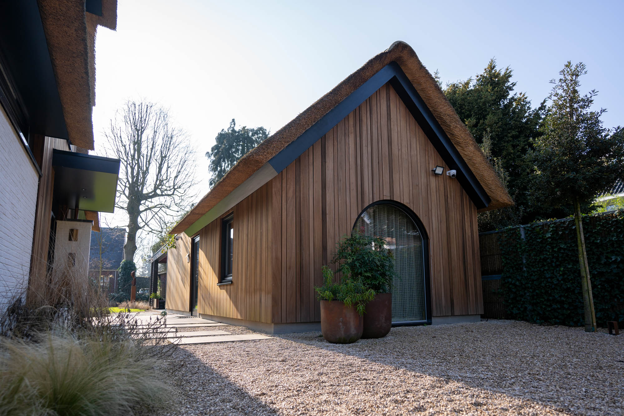 afbeeldingTuinkantoor met overkapping Bussum